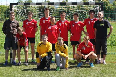 U17