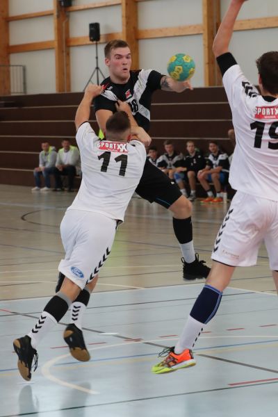 AO0I7702 2